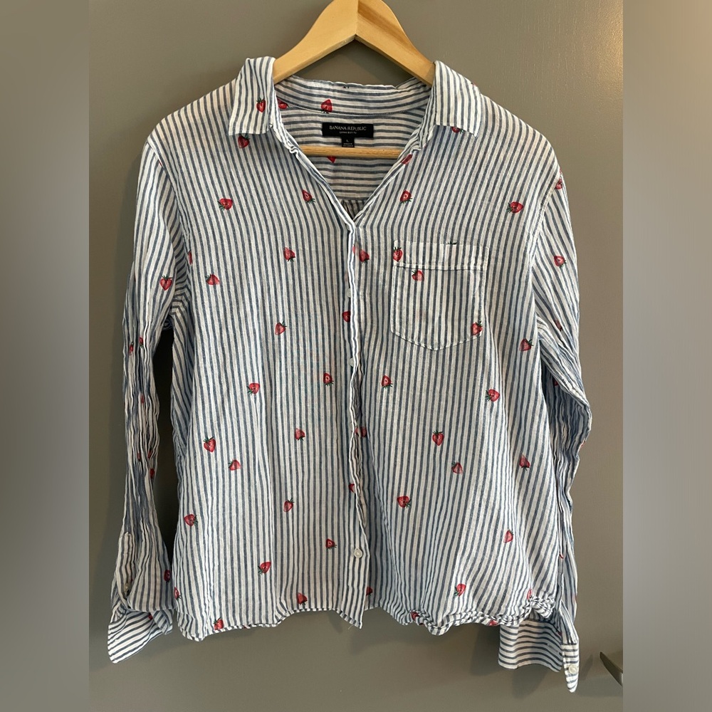 Banana Republic Blue and White Striped Button Down Shirt